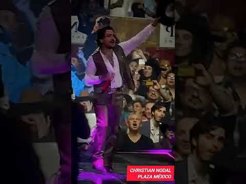Como la flor al estilo de Christian Nodal en la Plaza México #christiannodal #plazamexico